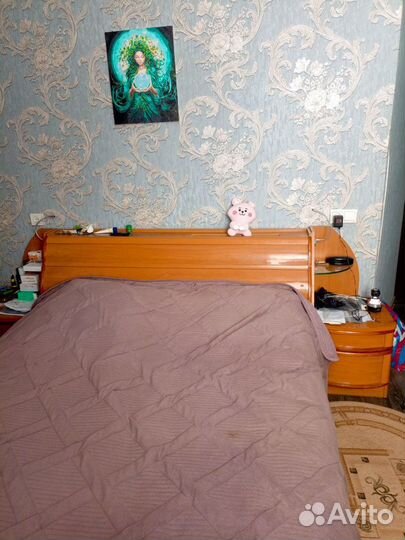 Спальный гарнитур из массива дерева бу