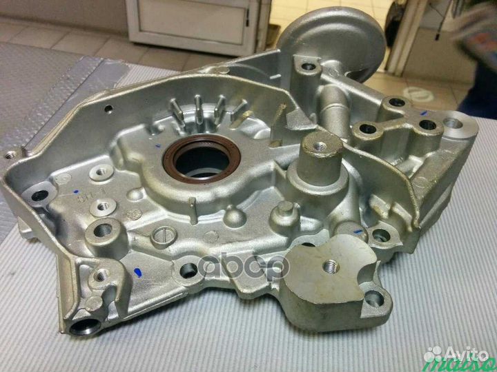 Насос масляный MN137032 mitsubishi