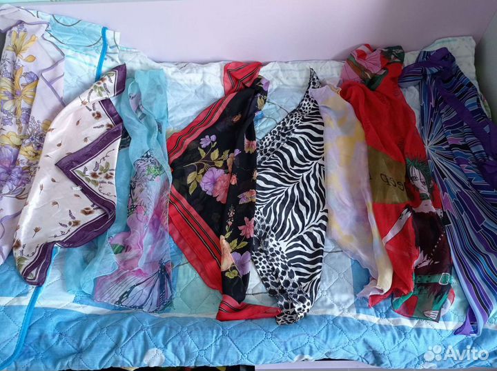 Платки и шарфы разноцветные