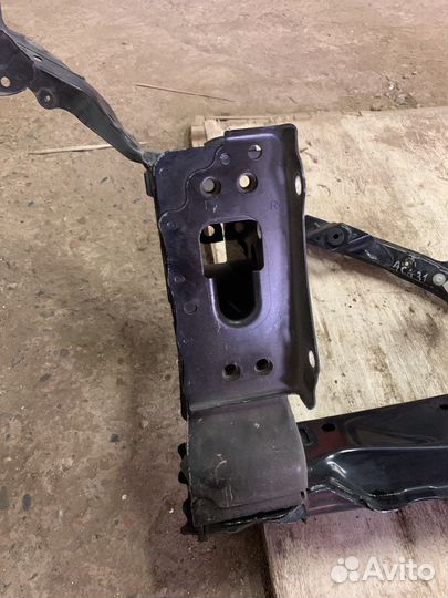 Балка поперечная toyota rav4, aca31, 3поколение