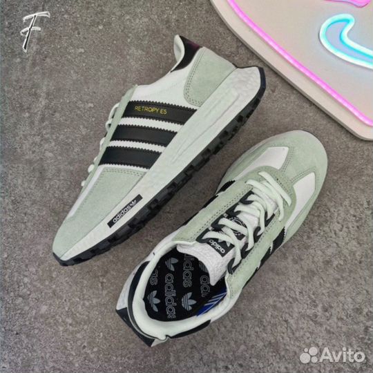 Кроссовки Adidas Retropy Новые