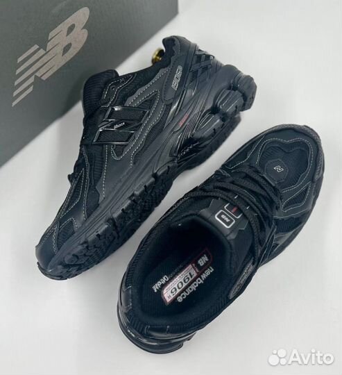 Черные New Balance 1906