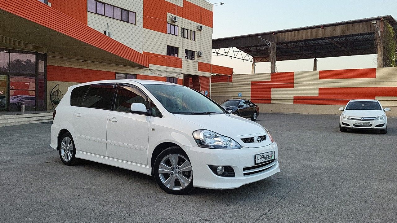 Toyota Ipsum: фото владельца