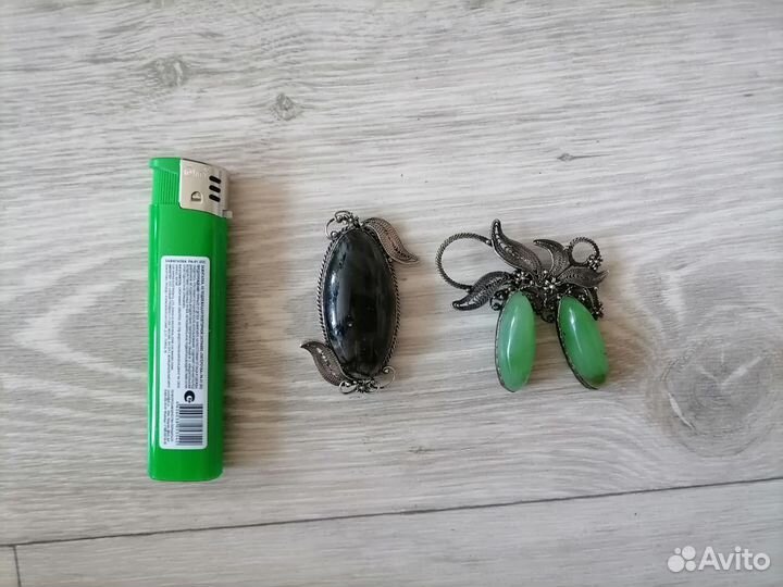 Набор брошей