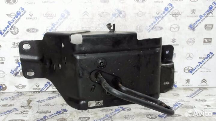 Кронштейн задний правый Ford Fusion 2002-2012