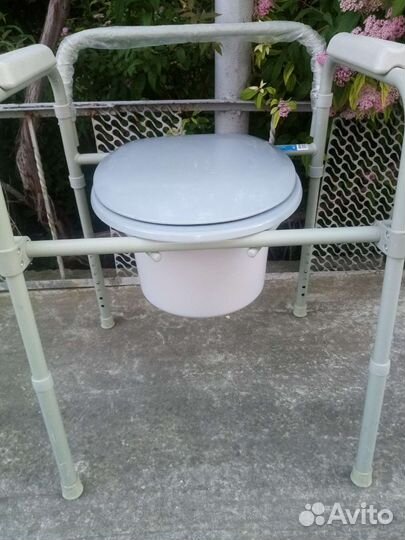 Гигиенический стул