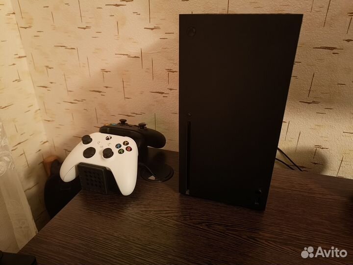 Xbox Series X (2 геймпада + игры)