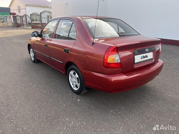 Hyundai Accent, 2005