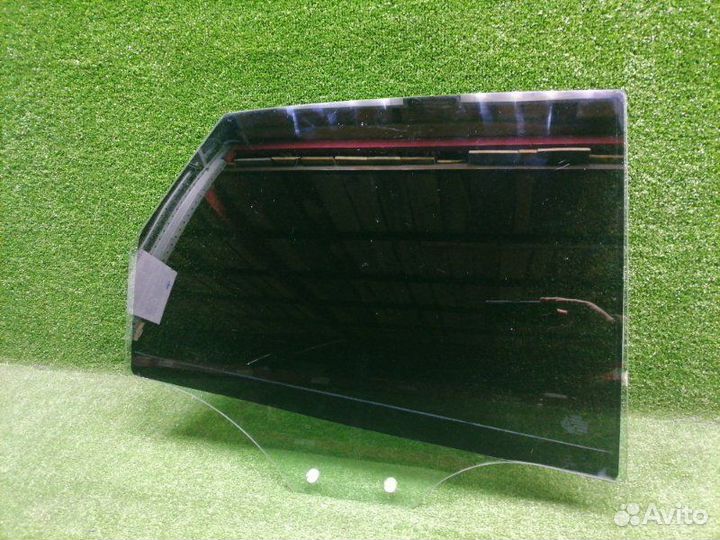 Стекло двери заднее правое Audi Q3 8UB cczc 2013