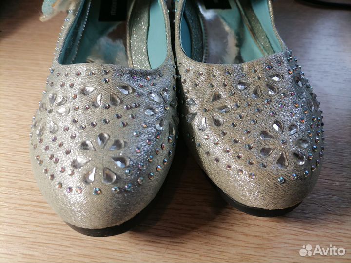 Туфли праздничные р.36 немного б/у