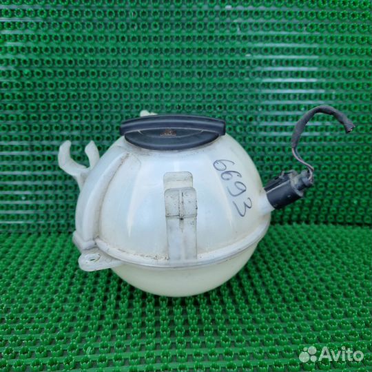 Бачок расширительный Volkswagen Tiguan 5N1 2008