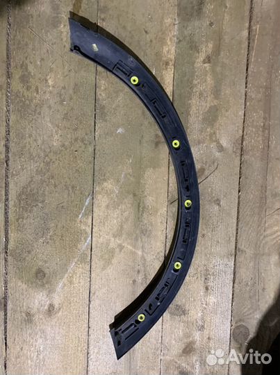 Volvo C30 Накладка заднего левого крыла