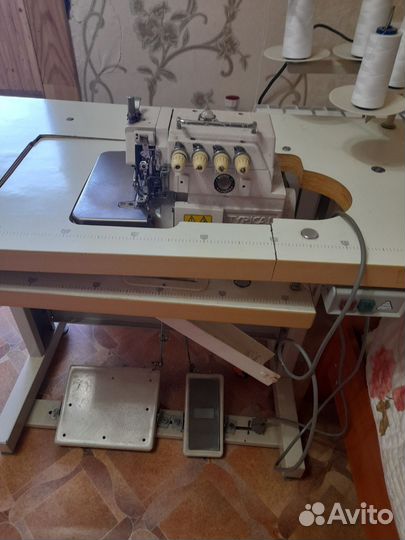 Оверлок промышленный