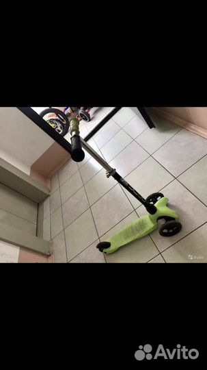 Самокат трехколесный