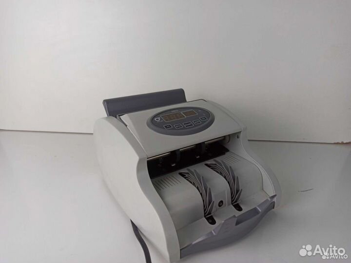 Счетчик банкнот PRO-40U NEO 800