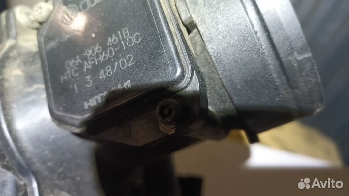 Датчик массового расхода воздуха 06A906461B