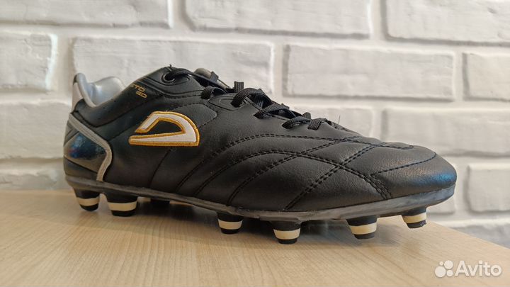 Бутсы футбольные