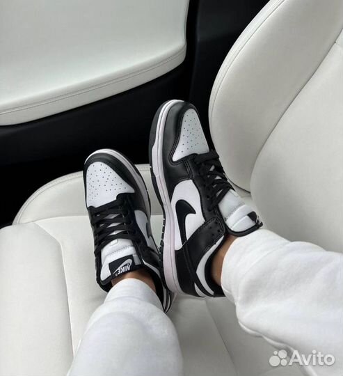 Nike dunk low retro white black