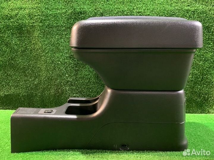 Бардачок между сиденьями Honda Hr-V GH4 D16A 2004