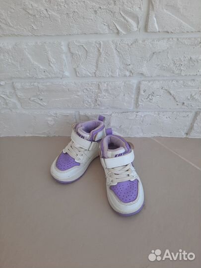 Кроссовки для девочки