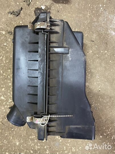 Корпус воздушного фильтра Додж Калибер