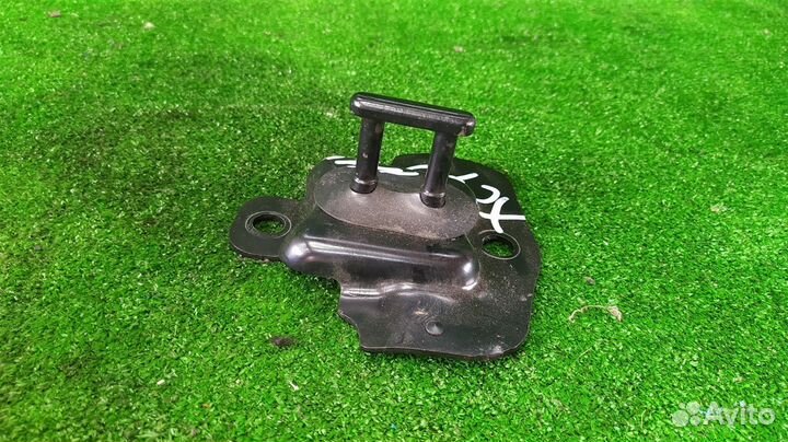 Петля замка двери задняя Volvo Xc70 B5254T2 2004