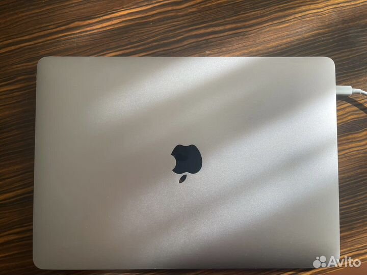 Apple MacBook Pro 13 2016 touch bar