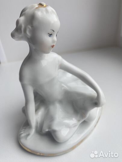 Фарфоровая статуэтка Юная балерина лфз