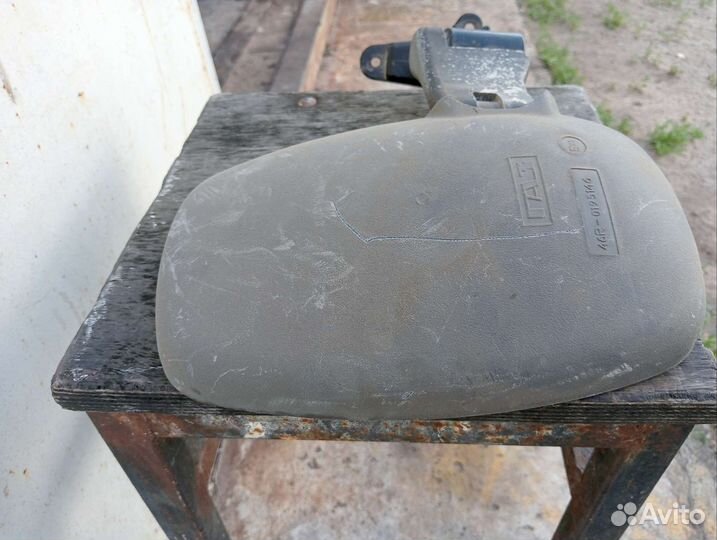 Зеркало заднего вида правое