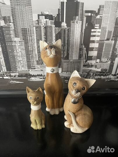 Статуэтка-кошка