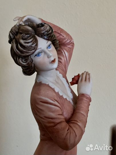 У фотографа. Бисквитный фарфор. Capodimonte. Итали