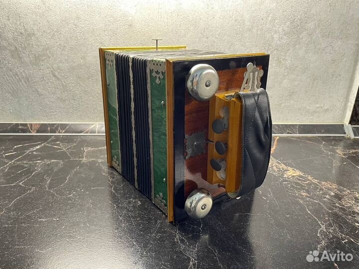 Гармонь Саратовская