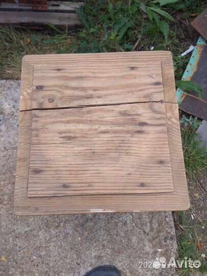 Этажерка, подставка жирдоньерка