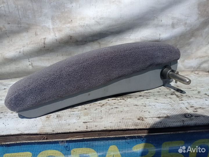 W638 V-класс подлокотник правый сиденья 2-3 ряда