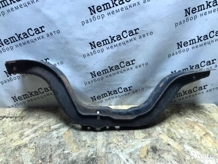 Кронштейн кпп Mercedes-Benz T1 309 617.913 1990