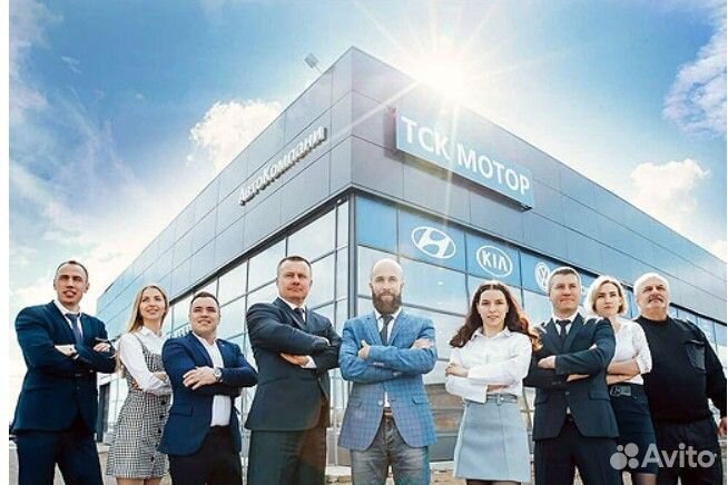 Продавец автомобилей