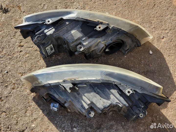 Фары передние комплект Volkswagen Polo 2010