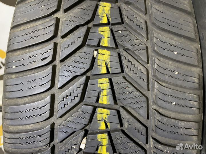 Hankook Winter I'Cept Evo 3 X W330A 235/55 R19