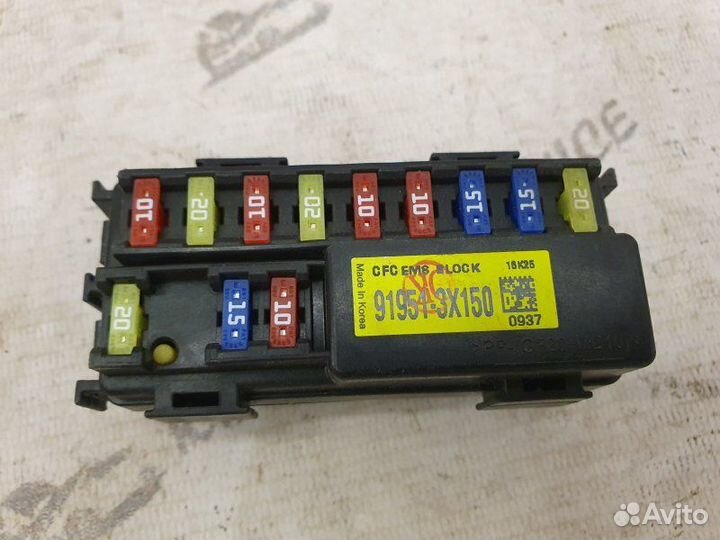 Блок предохранителей дополнительный Kia Ceed JD