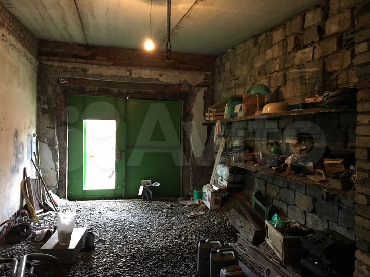 Гараж, > 30 м²