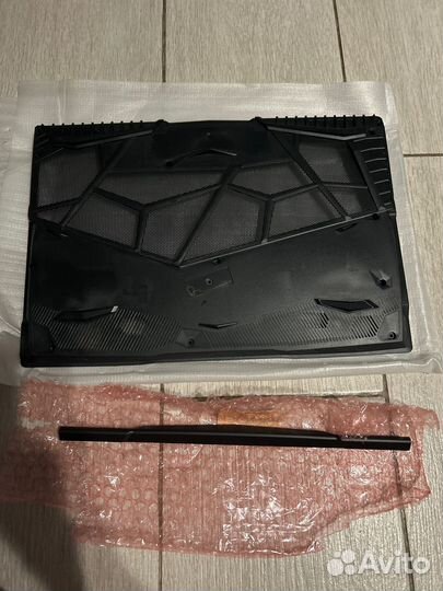 Поддон и заглушка msi GL65