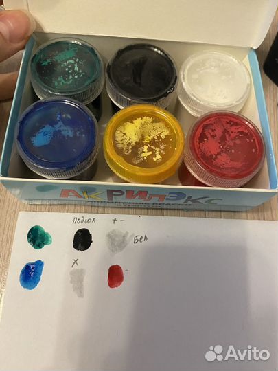 Акриловые краски для творчества разные