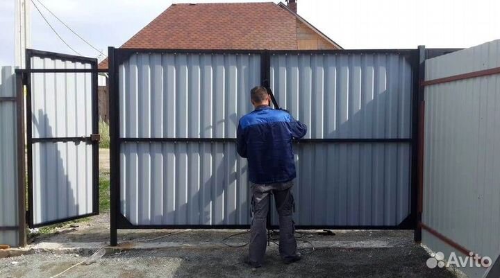 Монтаж заборов из профнастила под ключ зимой