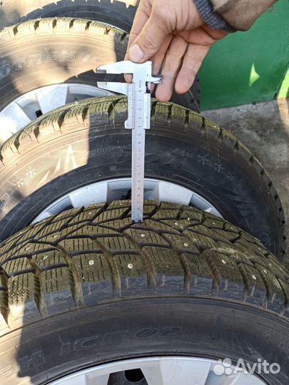 Dunlop Grandtrek Ice 02 225/65 R17