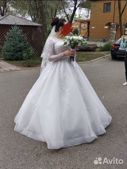 Свадебное платье