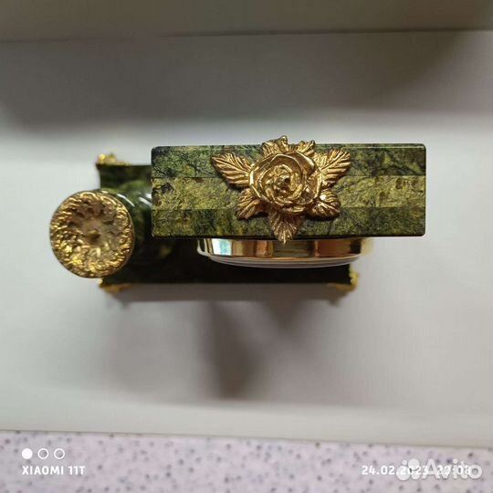 Настольные часы в камне с подсвечником