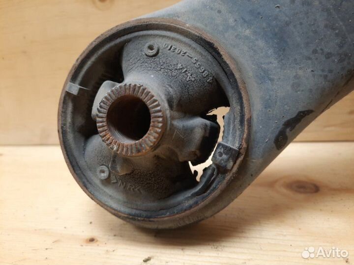 Рычаг подвески прав. перед. toyota wish