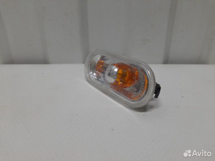 Повторитель на крыло Volkswagen Polo 614 1.6 cwva