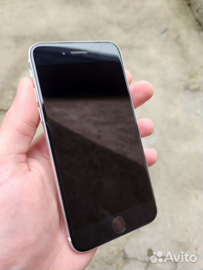iPhone SE (2020), 64 ГБ