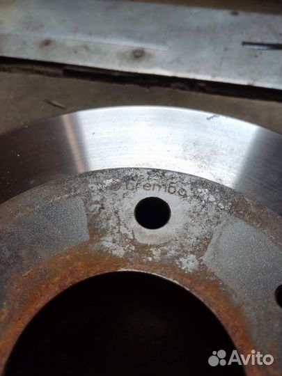 Передние тормозн диски brembo Galant 9, Outlander